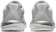 Shop Asics Gel-Stratus 低筒 跑步鞋 女款 灰色