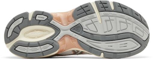 亞瑟士 Gel-1130 舒適減震防滑耐磨 低幫跑步鞋 女款 米灰色 Shop 亞瑟士 Gel-1130 舒適減震防滑耐磨 低幫跑步鞋 女款 米灰色