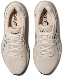 (W) ASICS 亚瑟士 Gel-Flux 4 运动鞋 1012B464-200 Lookbook (W) ASICS 亚瑟士 Gel-Flux 4 运动鞋 1012B464-200