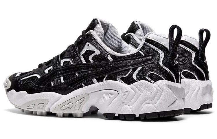 Lookbook (W) ASICS Gel Nandi ''Noir''. 1022A241-001