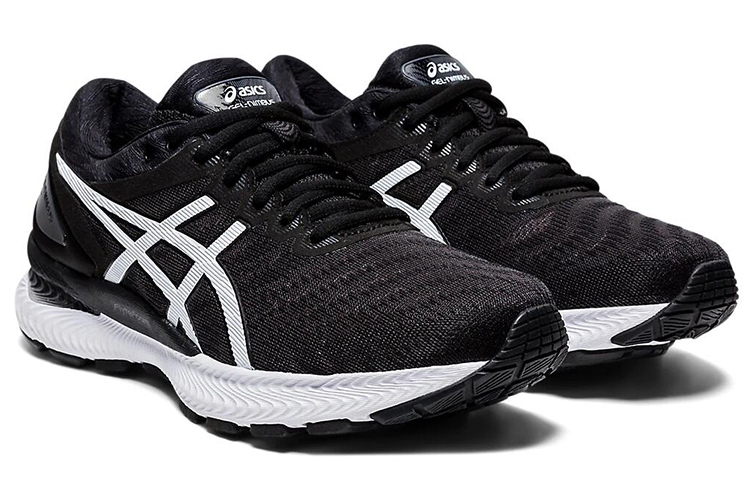 Lookbook (W) アシックス ゲルニンバス 22 「ブラック/ホワイト」 1012A587-005