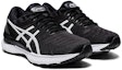 Lookbook (W) アシックス ゲルニンバス 22 「ブラック/ホワイト」 1012A587-005