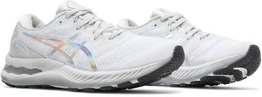 Cheap (女性)ASICS Gel Nimbus 23 '白金' 1012B132-020