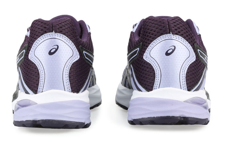 Shop Asics Gel-Shogum 舒適 耐磨 低筒 跑步鞋 女款 黑