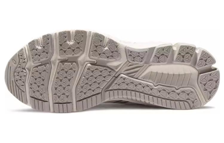 Shop Asics GT-1000 10 舒適百搭 潮流 減震回彈 低筒 跑步鞋 女款 白黑