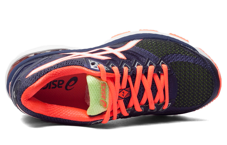 Shop Asics GT-2000 New York 4 低筒耐磨跑步鞋 女款 深藍白