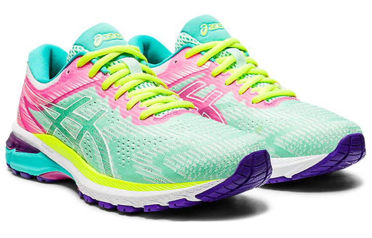 Lookbook (W) ASICS GT-2000 8 Fresh Ice Witte Sneakers 1012A803-302