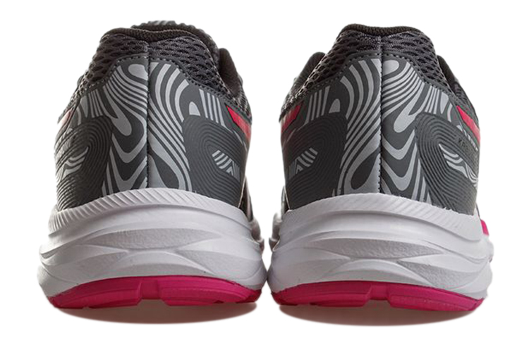 Shop Asics Kabuki 輕便舒適 低筒跑步鞋 女款 石墨灰色