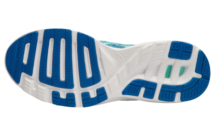 Shop Asics NitroFuze 輕便通風舒適 低筒跑步鞋 女款 湖綠