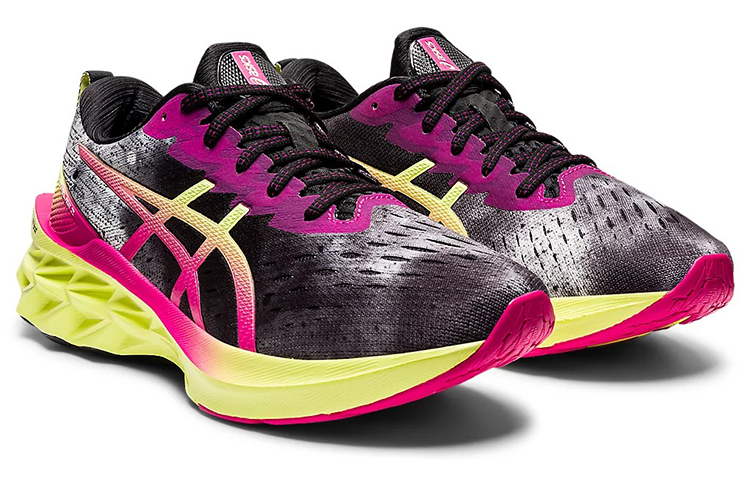 Lookbook （女）ASICS Novablast 2「黑色亮黃」1012B276-001