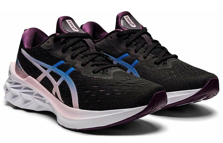 Lookbook (W) ASICS Novablast 2 ''Nero Lake Drive'' 1012B049-002
