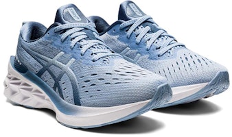 (女性)ASICS Novablast 2 '霧軟雨空' 1012B049-402 Lookbook (女性)ASICS Novablast 2 '霧軟雨空' 1012B049-402