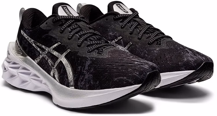 (W) ASICS Novablast 2 Platinum 'Gris Carrier Plata Pura' 1012B286-020 Lookbook (W) ASICS Novablast 2 Platinum 'Gris Carrier Plata Pura' 1012B286-020