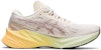 (W) ASICS Novablast 3 'Cream Fawn' dalam warna Krim Fawn 1012B288-101