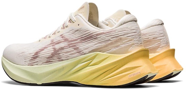 (W) ASICS Novablast 3 'Cream Fawn' dalam warna Krim Fawn 1012B288-101 Shop (W) ASICS Novablast 3 'Cream Fawn' dalam warna Krim Fawn 1012B288-101