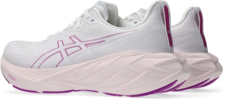 (W) 亚瑟士 Novablast 4 宽版 '白色舒心海洋' 1012B704-103 Lookbook (W) 亚瑟士 Novablast 4 宽版 '白色舒心海洋' 1012B704-103