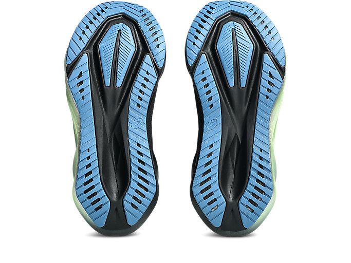 Sizing (W) 아식스 노바블라스트 5 럭스 러닝화 럭스/블랙 1012B815-001