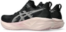 Lookbook (W) ASICS NOVABLAST 5 Sepatu Lari Hitam/Pink Mutiara. 1012B765-003