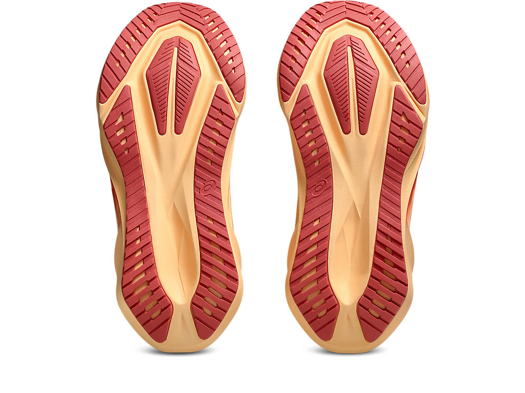 Sizing (W) アシックス ノヴァブラスト 5 ランニングシューズ ラブルレッド/フォーン 1012B765-600