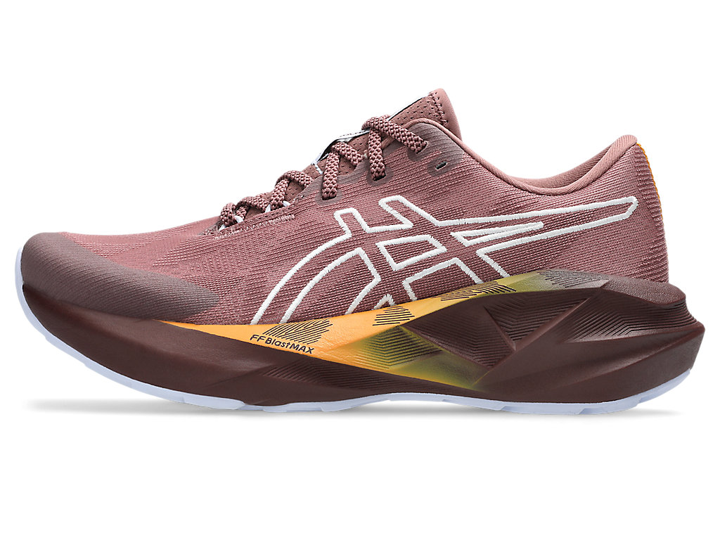 Cheap (W) ASICS Novablast 5 TR Zapatillas Running Nature Bathing/Rubble Red 1012B911-600