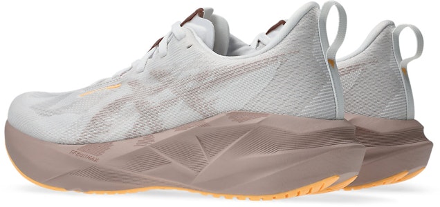 (W) ASICS Novablast 5 Wide Sepatu Lari Putih/Fawn 1012B766-102 Lookbook (W) ASICS Novablast 5 Wide Sepatu Lari Putih/Fawn 1012B766-102