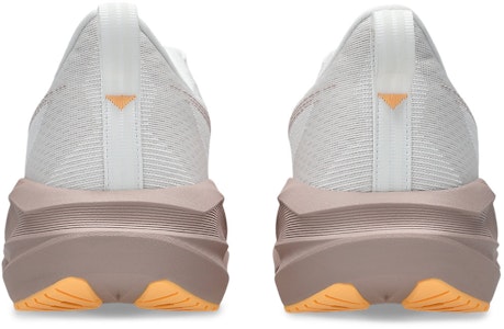 (W) ASICS Novablast 5 Wide Sepatu Lari Putih/Fawn 1012B766-102 Purchase (W) ASICS Novablast 5 Wide Sepatu Lari Putih/Fawn 1012B766-102