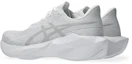 Lookbook (W) ASICS Novablast 6 Hardloopschoenen Wit/Wit 1012C008-100