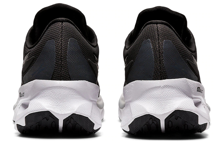 Purchase (W) 亚瑟士 Novablast '黑色' 运动鞋 1012A584-002