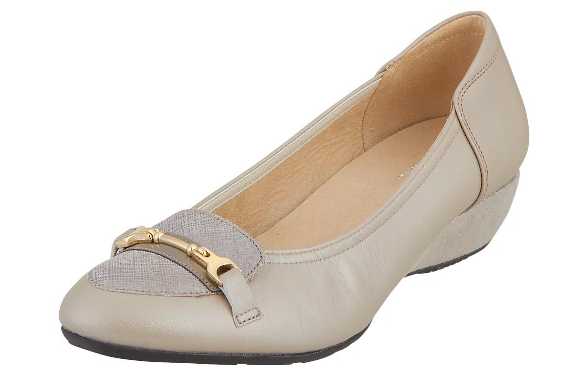 Shop Asics Pedana 輕便支撐 低筒 休閒生活鞋 女款 暖灰色