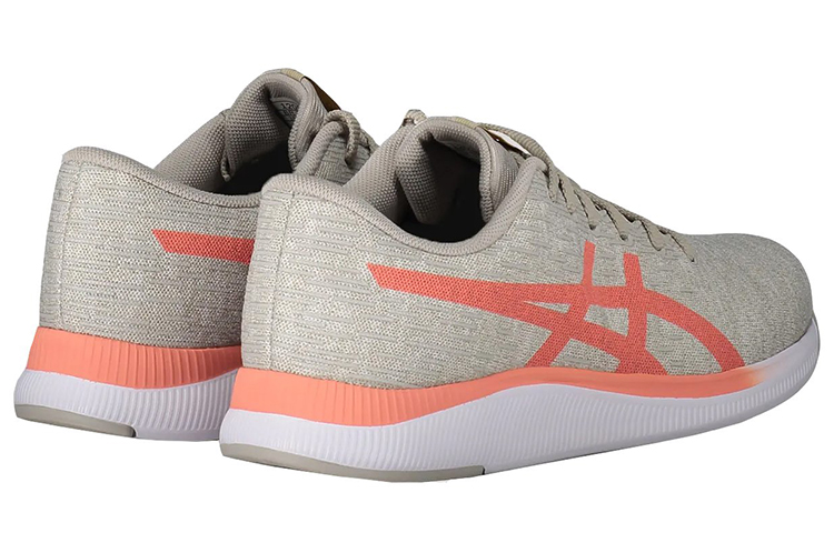 Shop Asics Streetwise 舒適透氣慢跑鞋 女款 灰橙色