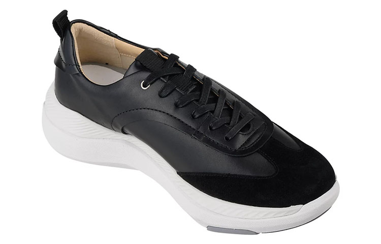 Shop (W) ASICS Tarther Blast ''Schwarz'' 1212A207-001