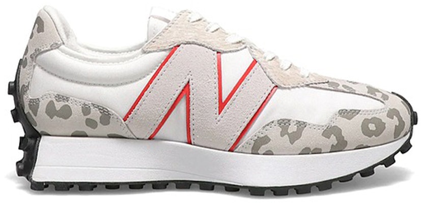 (女款)atmos x X-girl x New Balance W327 WS327AX1 Lookbook (女款)atmos x X-girl x New Balance W327 WS327AX1