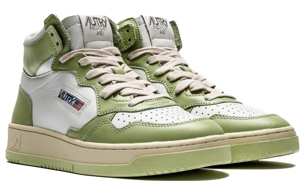 Lookbook (W) 오트리 하이탑 스니커즈 '화이트 그린' (Autori Hai Tap Seunikeojeu 'Hwaiteu Geurin') AUMW-WB24