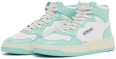 (W) AUTRY Medalist 中帮双色皮革运动鞋 '白色浅青色' AUMW-WB20 Lookbook (W) AUTRY Medalist 中帮双色皮革运动鞋 '白色浅青色' AUMW-WB20