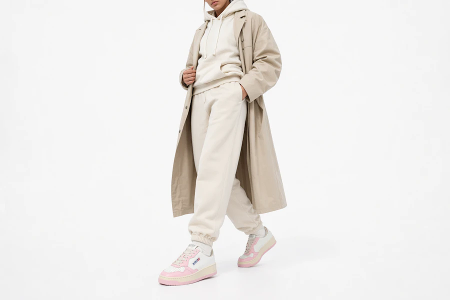(W) (女性用) AUTRY レザーミュール 'ホワイト ピンク' MULW-WB37 MULW-WB37 Order (W) (女性用) AUTRY レザーミュール 'ホワイト ピンク' MULW-WB37 MULW-WB37