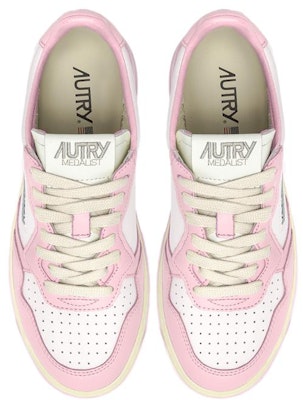 AUTRY 皮革 舒适百搭 低筒 板鞋 女款 粉色 Lookbook AUTRY 皮革 舒适百搭 低筒 板鞋 女款 粉色