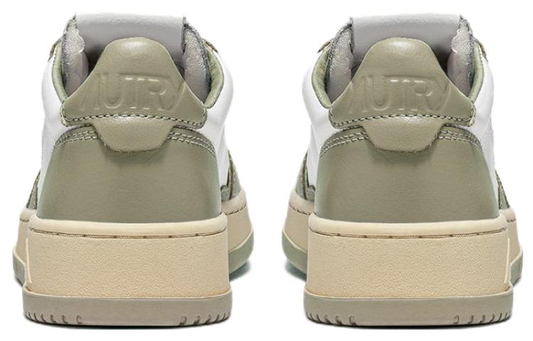 Lookbook (W) 오트리 로우탑 스니커즈 '화이트 그린' (Autry 로우탑 '화이트 그린' is shorter, if allowed) AULW-WB31