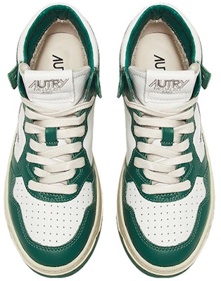 (W) AUTRY Medalist Mid Leather Sneakers Dua Nada 'Putih Hijau' AUMW-WB03 Lookbook (W) AUTRY Medalist Mid Leather Sneakers Dua Nada 'Putih Hijau' AUMW-WB03