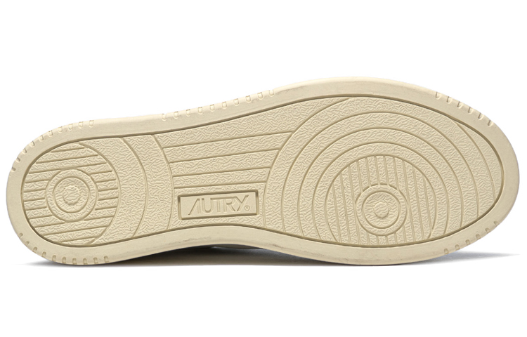 Shop (W) AUTRY Medalist Leather Low 'Putih Hijau' AULW-LL20