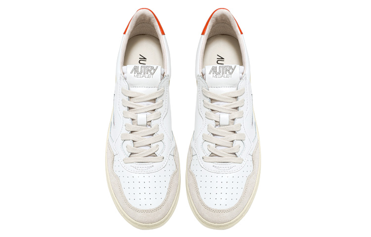 Lookbook (W) AUTRY Medalist Kulit Suede Rendah 'Putih Beige Oranye' AULW-LS45