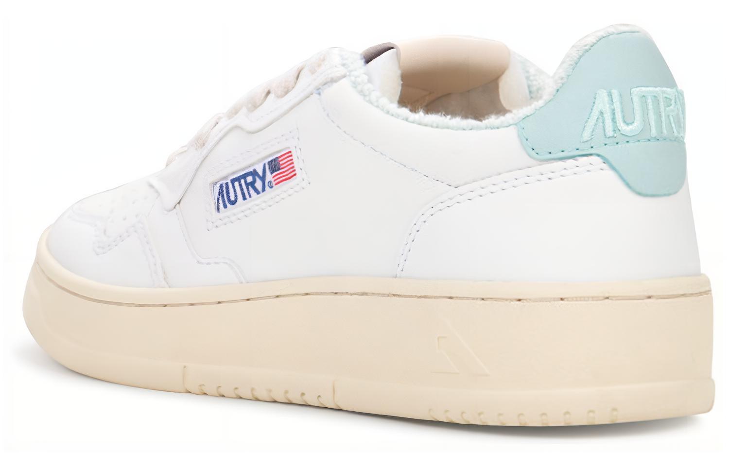 Lookbook (W) AUTRY Medalist 低帮 '白色咸水' AULW-SP06