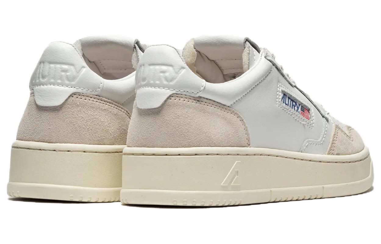 Shop (W) AUTRY Medalist Low 'Suede Putih' AULW-LS33
