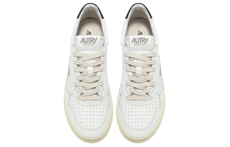 Lookbook (W) AUTRY Medalist Rendah Kulit 'Putih Hitam' AULW-LL22