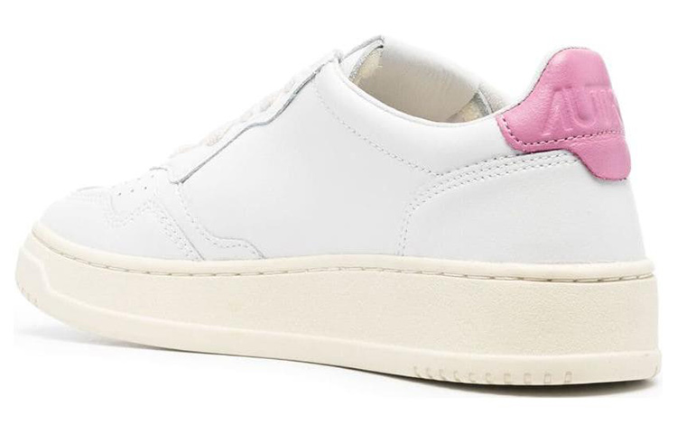 Shop (W) AUTRY Medalist 白粉色低帮皮革鞋 AULW-LL55