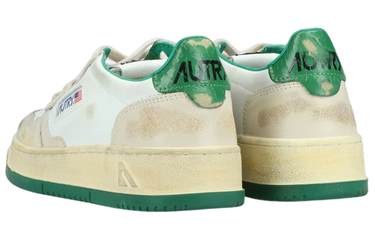 Shop (W) AUTRY Medalist低帮超级复古运动鞋'白绿' AVLW-CL02