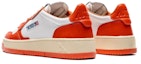 Shop (W) AUTRY Medalist Low Top Bicolor 'Blanco Naranja' AULW-WB21