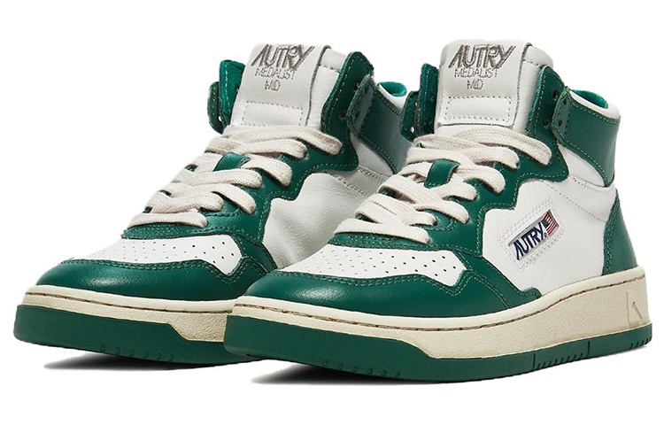 Lookbook (W) Sneakers Autry Medalist Mid in Pelle Bicolore ''Bianco Verde'' AUMW-WB03