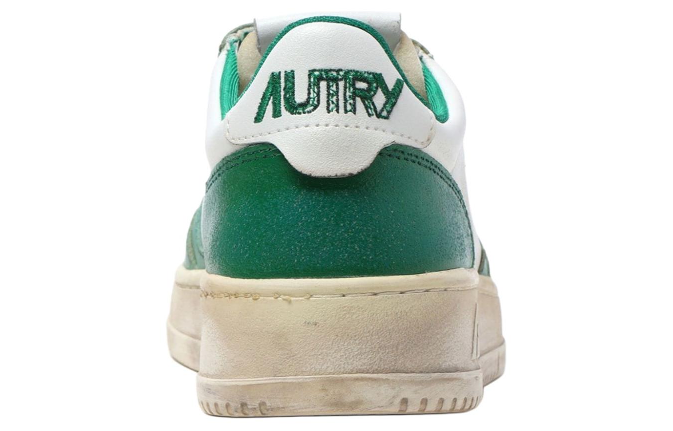 Shop (W) AUTRY 复古绿低帮运动鞋 AVLW-BC05