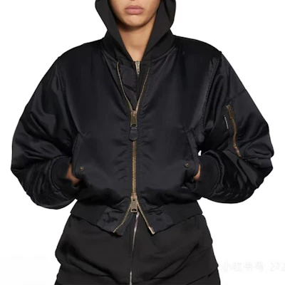 (W) Balenciaga 黑色拉鍊短版連帽外套附Logo。 805512TRO511000 Shop (W) Balenciaga 黑色拉鍊短版連帽外套附Logo。 805512TRO511000