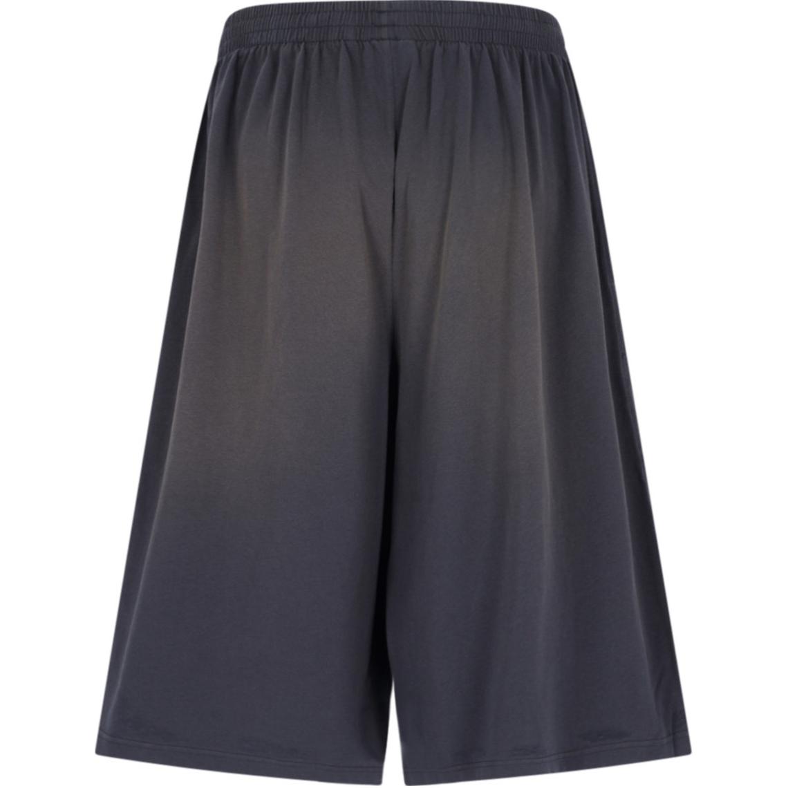 Lookbook (W) 巴黎世家 黑色字母印花中腰宽松休闲短裤. 795261TPVG91569